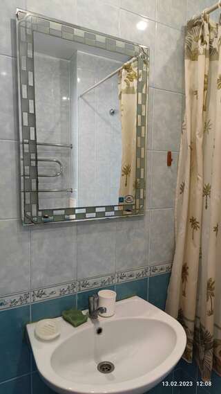 Гостиница В гостях у Анны Адлер Cемейный номер с собственной ванной комнатой-7